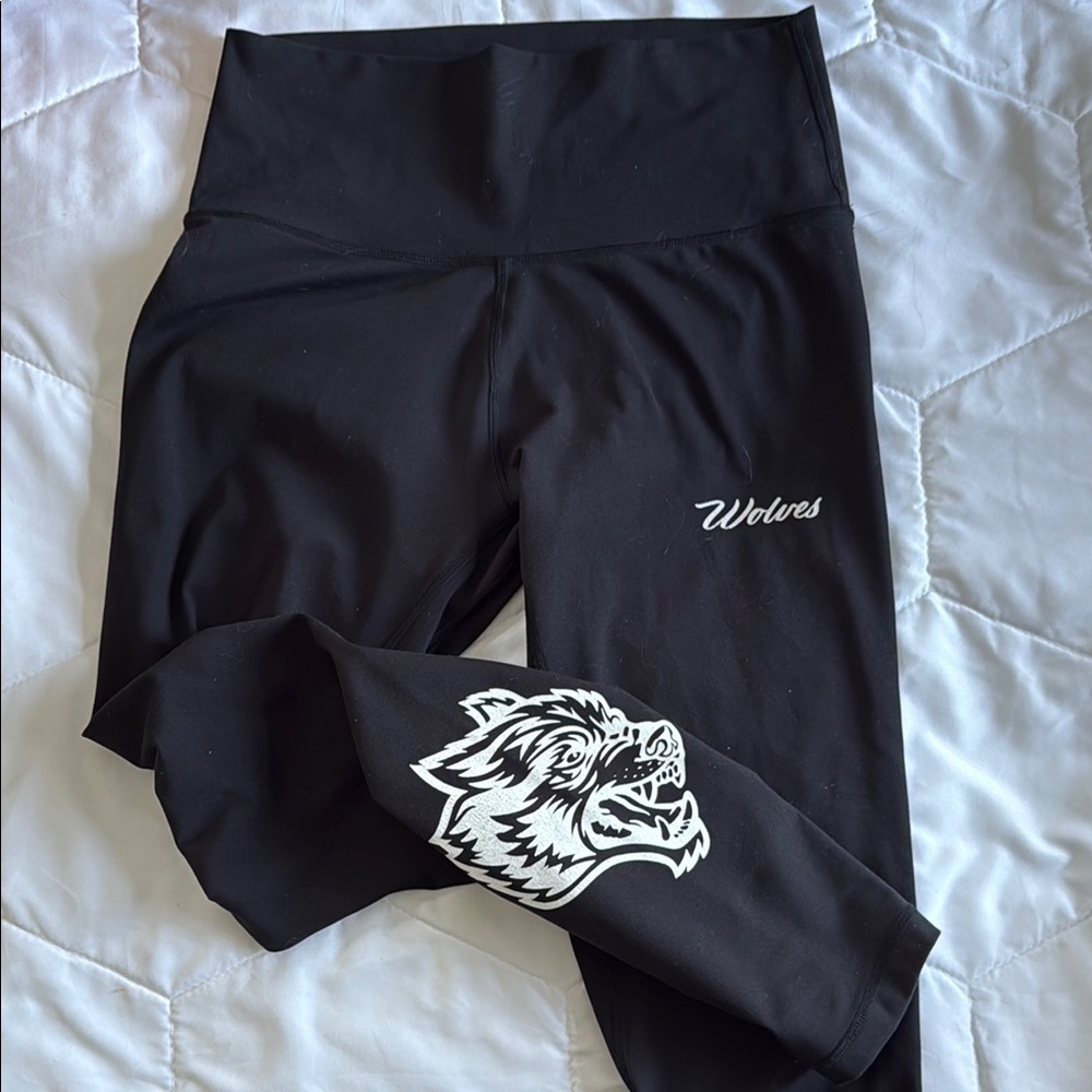 Darc Sport Women’s medium Leggings with Graphic Design